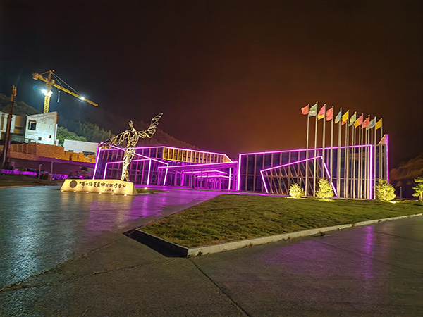 城市亮化是现代城市建设的重要组成部分,它不仅可以美化城市的夜景,还能提升城市的整体形象。随着科技的不断进步,城市亮化也得到了更多的关注和创新。本文将介绍一些关于城市亮化的创意和技术,帮助读者了解城市亮化的重要性以及如何进行焉耆城市亮化的规划和实施。 城市亮化是现代城市建设的重要组成部分,它不仅可以美化城市的夜景,还能提升城市的整体形象。随着科技的不断进步,城市亮化也得到了更多的关注和创新。本文将介绍一些关于城市亮化的创意和技术,帮助读者了解焉耆城市亮化的重要性以及如何进行焉耆城市亮化的规划和实施。